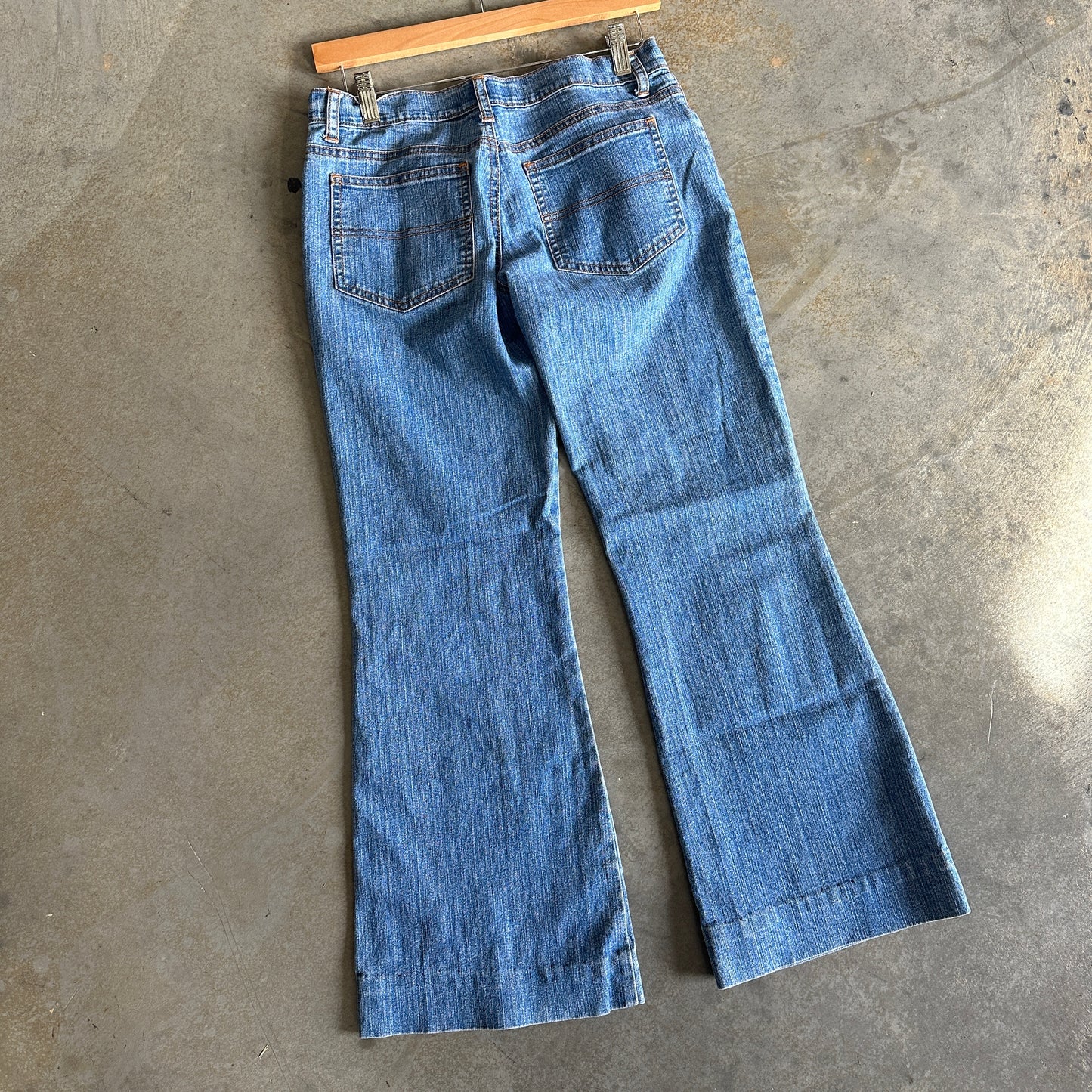 Low Rise Blue Threads Jeans - 28x28