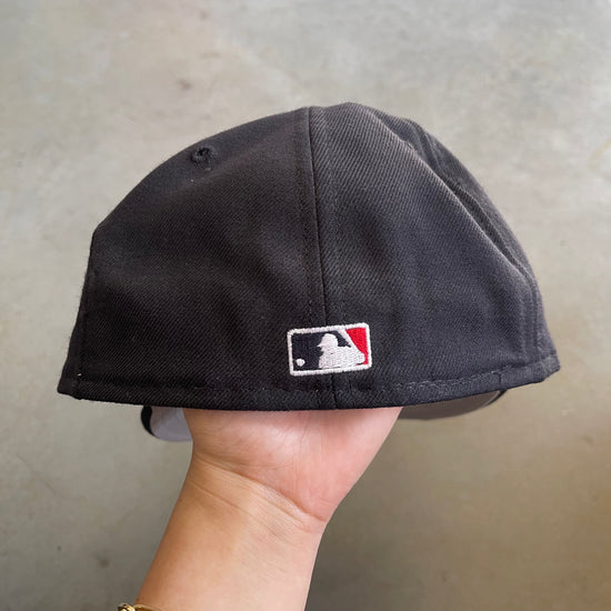 NY Yankees Fitted Hat - Size 7