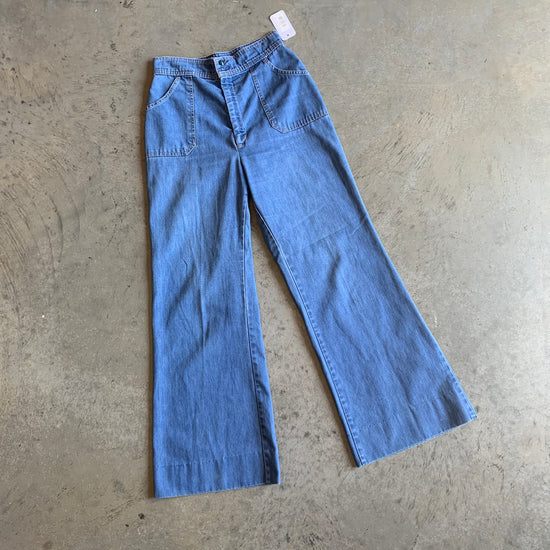 Orange Tab Levi's Flare Pants - 26x27