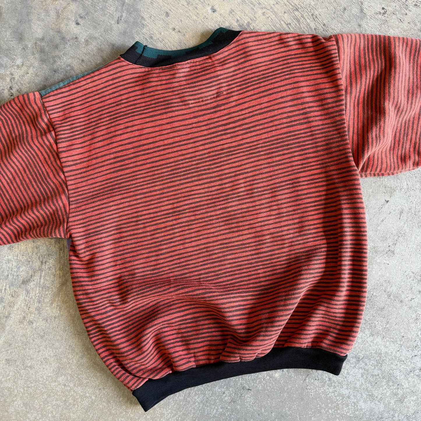 Retro Studio Umen Sweater